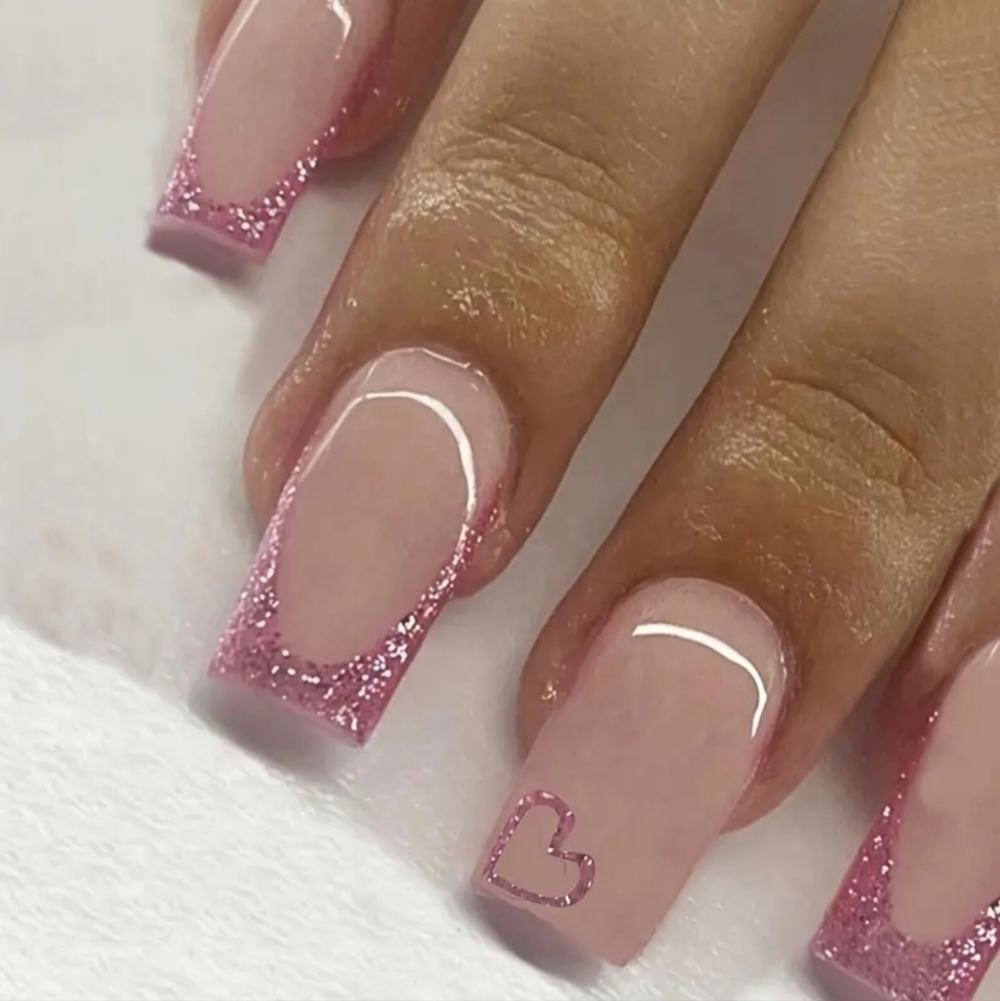 24 Pieces Fake press on nails
